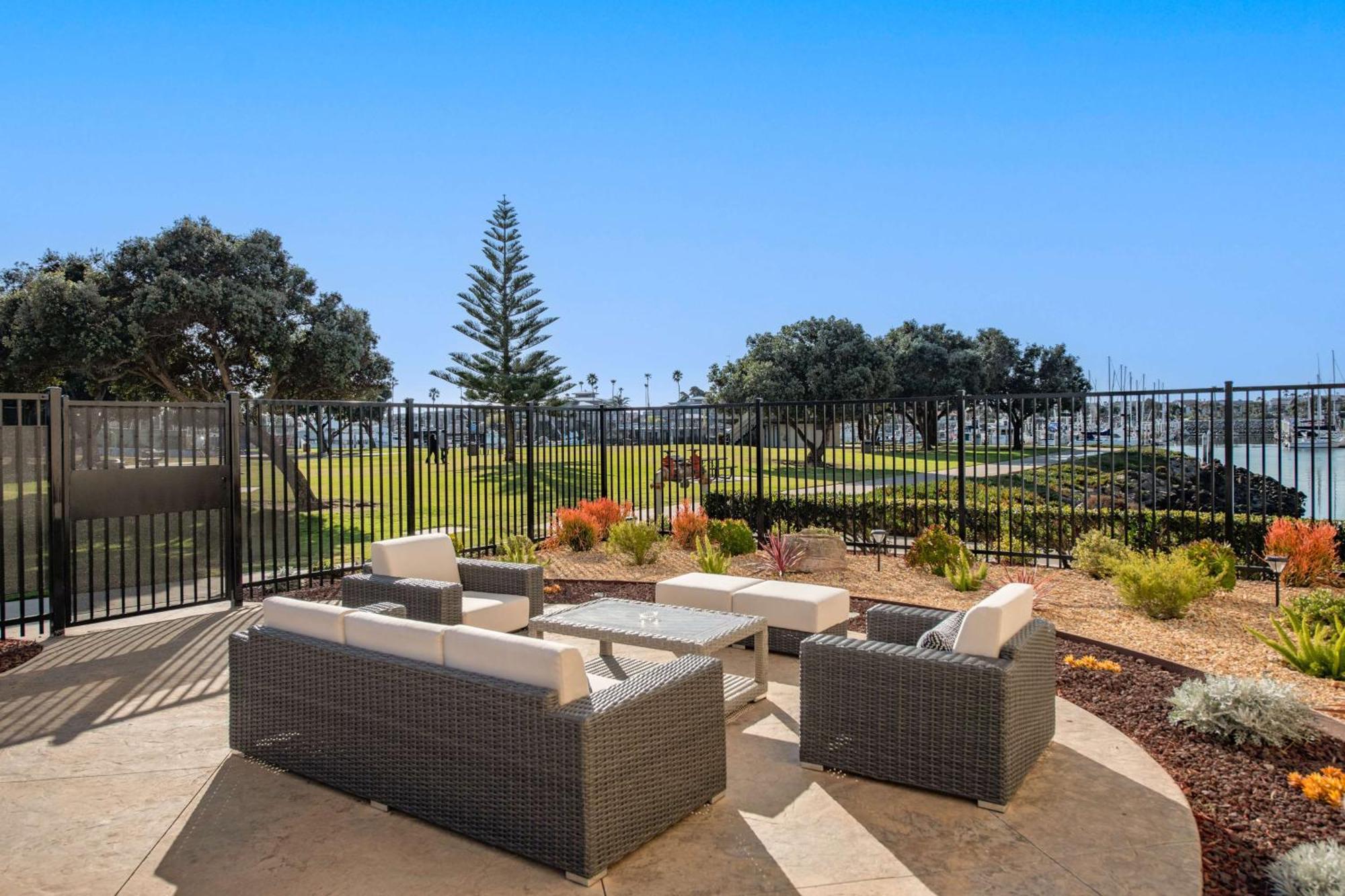 Hampton Inn Channel Islands Harbor Oxnard Exterior foto